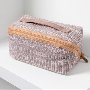 Expanding Travel Case